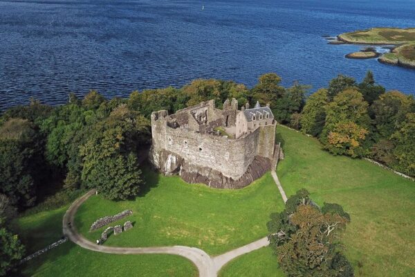 Dunstaffnage Castle Dog Friendly Thing To Do In Oban